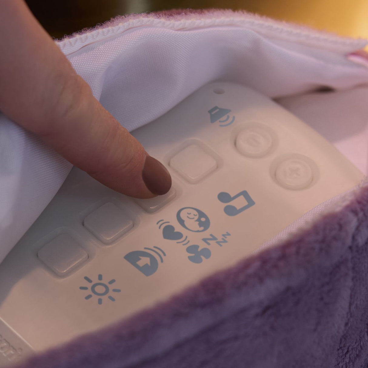 FISHER PRICE MAIMUTICA INTERACTIVA BEBELUSI CU RESPIRATIE RITMICA