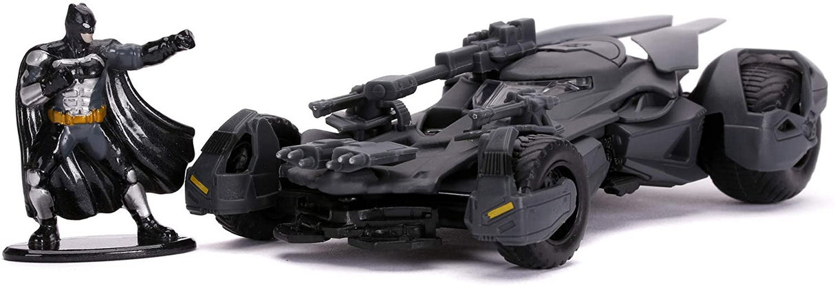 BATMAN AUTOMOBIL BATMOBILE JUSTICE LEAGUE 1:32