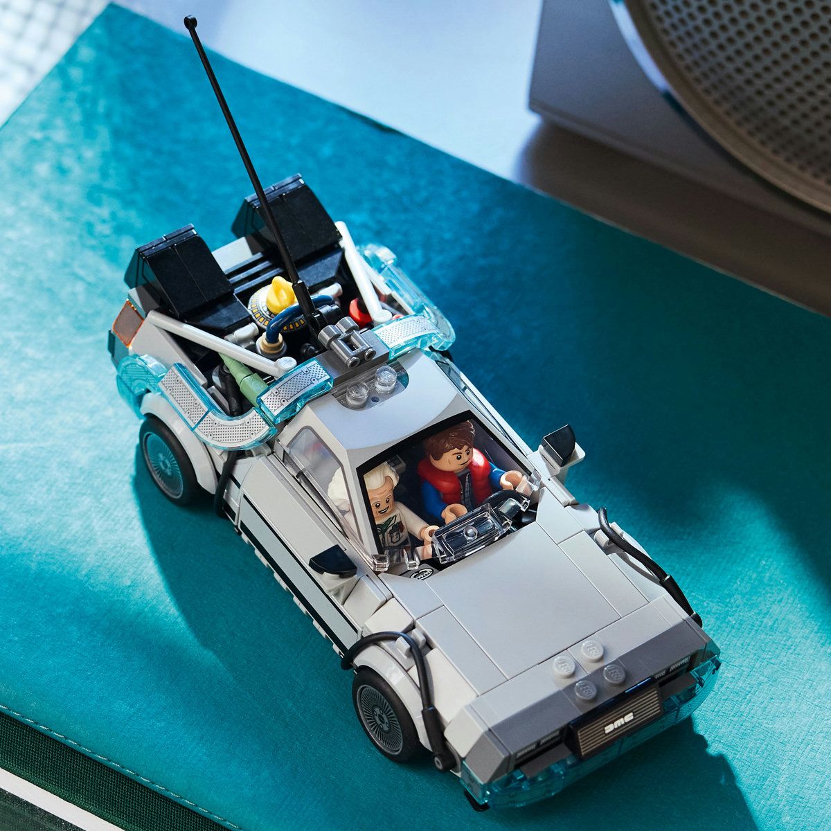LEGO SPEED CHAMPIONS MASINA TIMPULUI DIN INAPOI IN VIITOR 77256