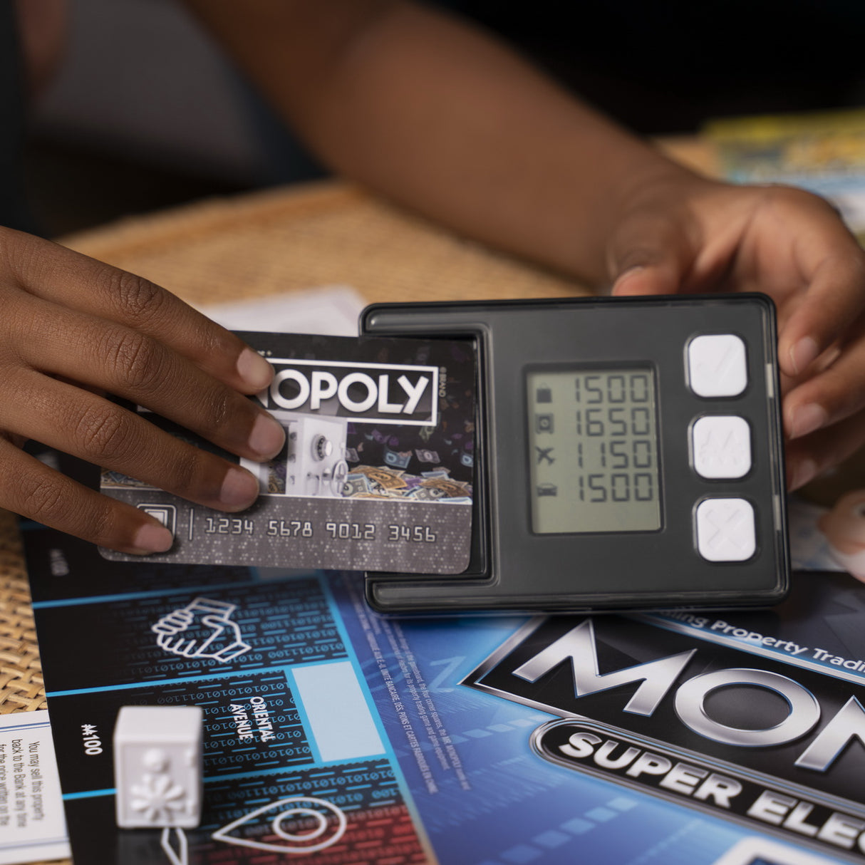 MONOPOLY SUPER ELECTRONIC BANKING - CASTIGA TOT in limba romana