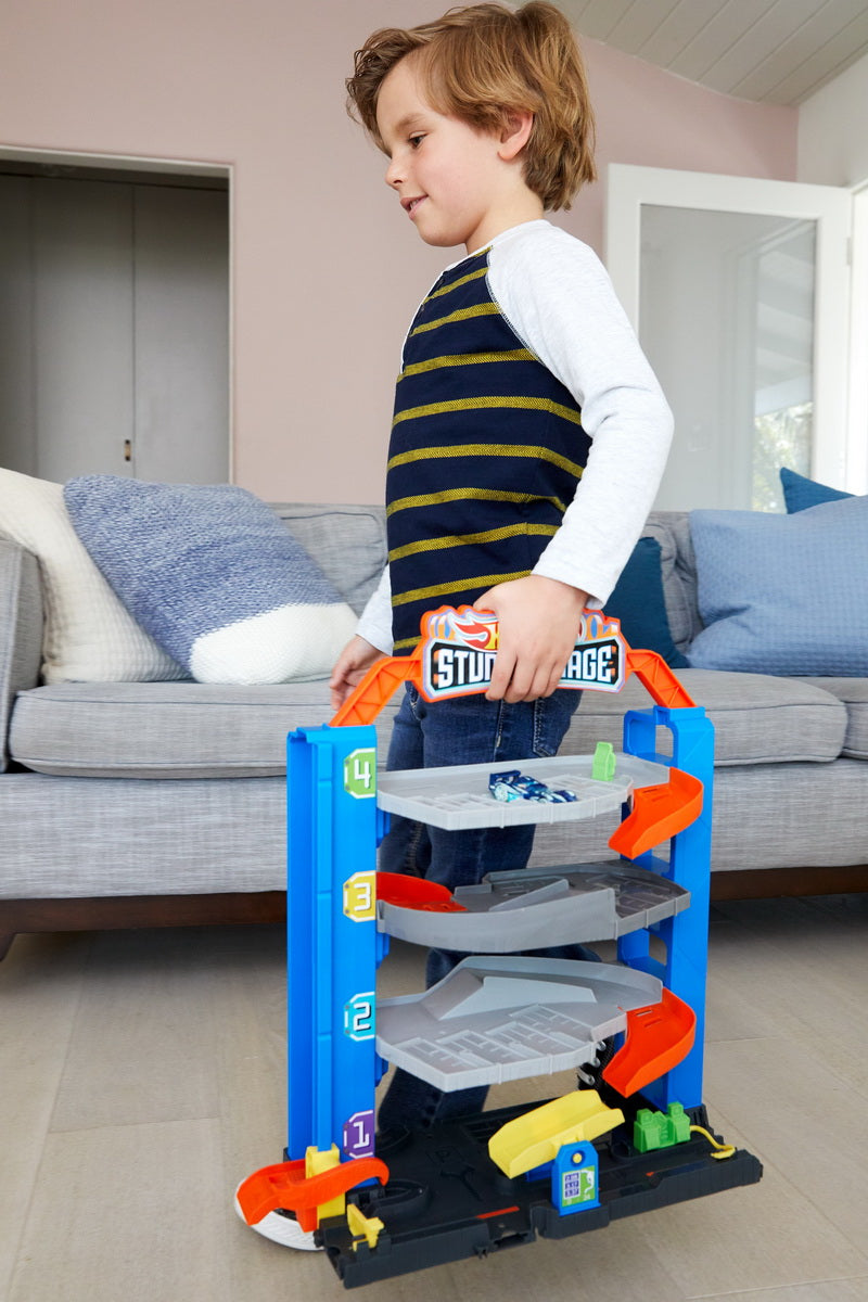 HOT WHEELS GARAJUL CU CASCADORII