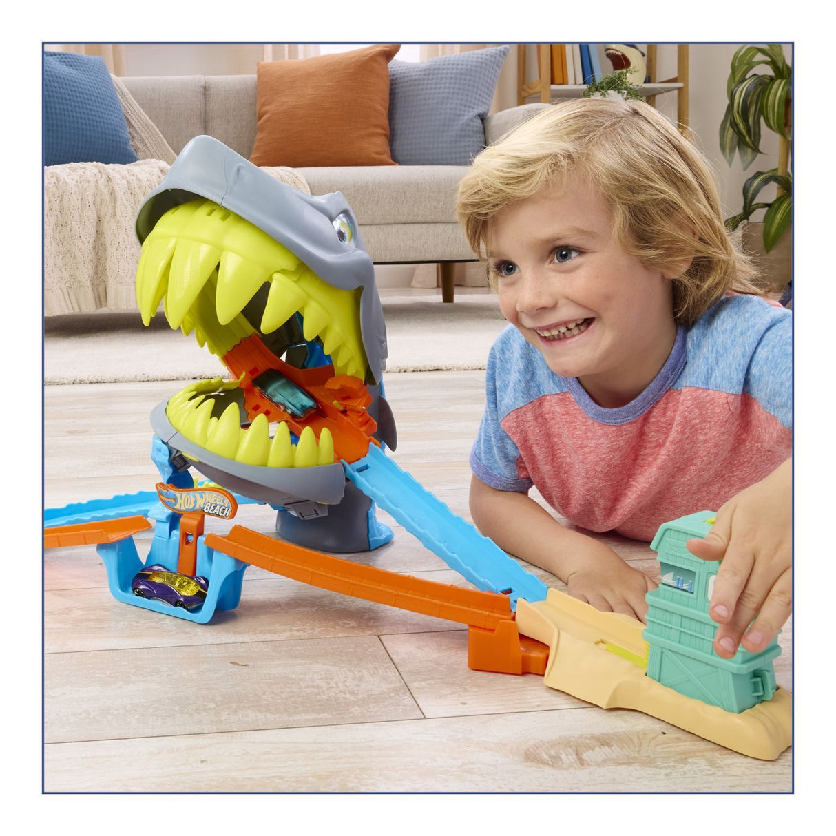 HOT WHEELS CITY PISTA DE CURSE PLAJA RECHINULUI CHOMP CU MASINUTA INCLUSA