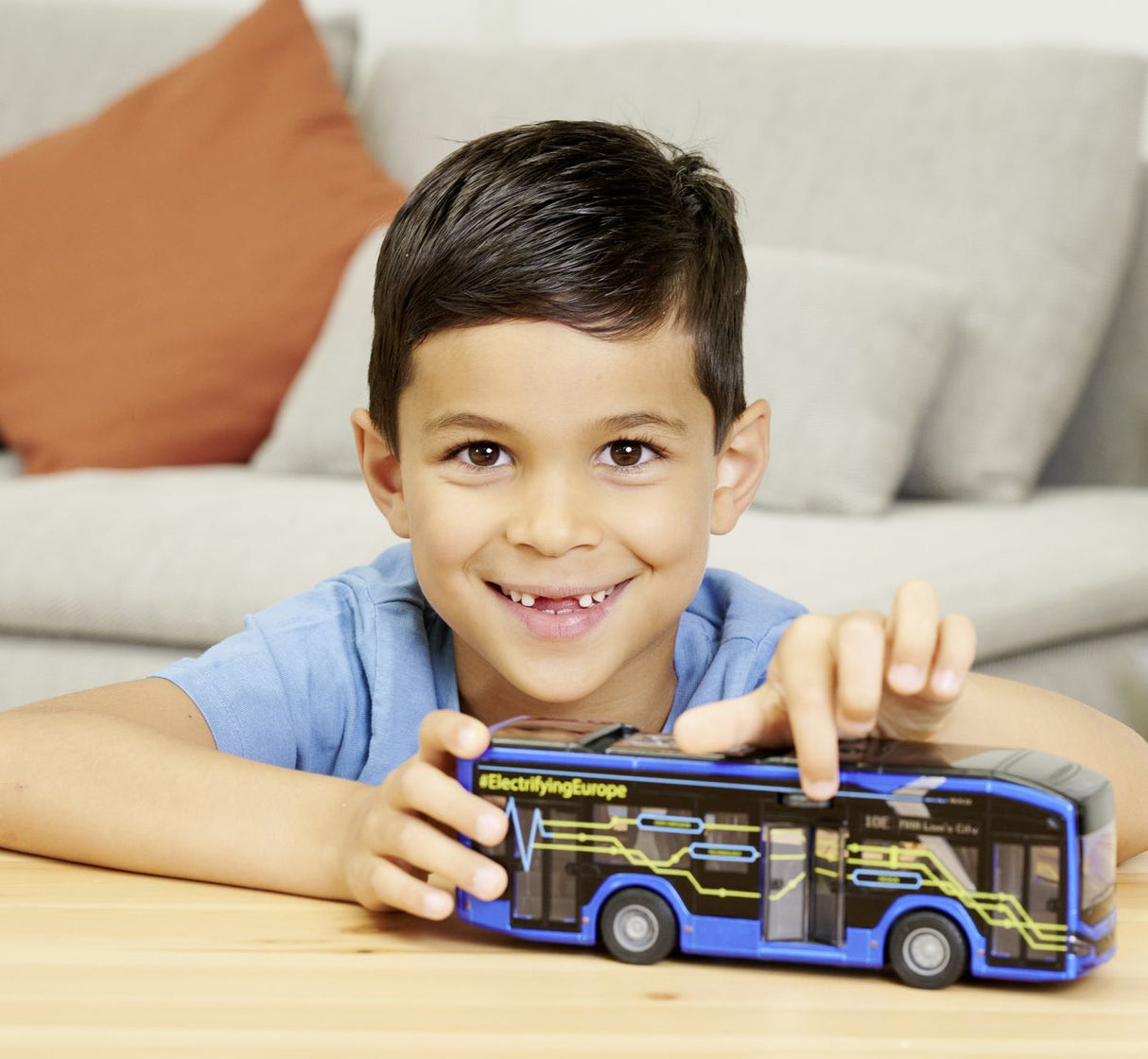 MAJORETTE AUTOBUZ ELECTRIC MAN LION S CITY 10E 22CM