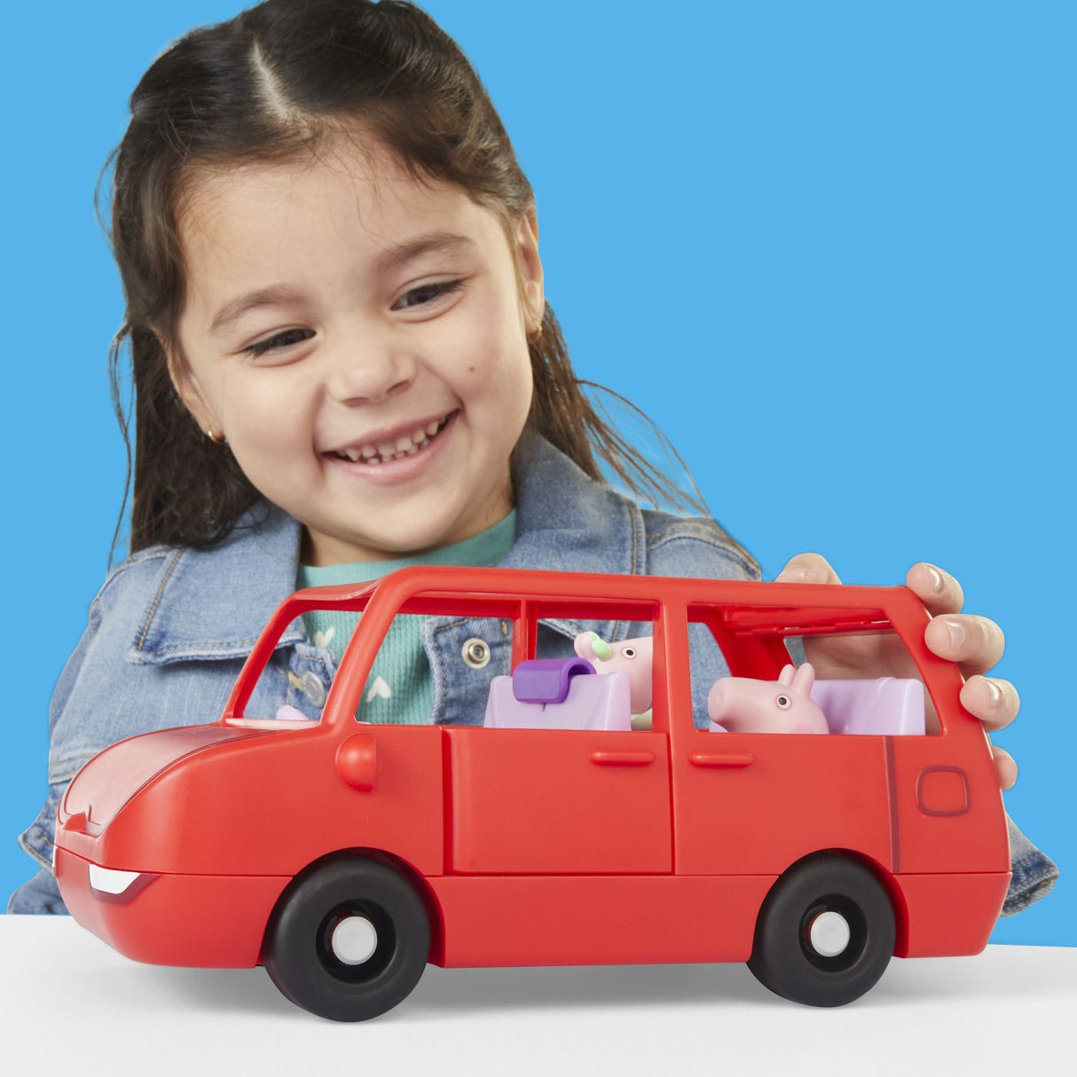 PEPPA PIG MASINA FAMILIEI PEPPA CU FIGURINE