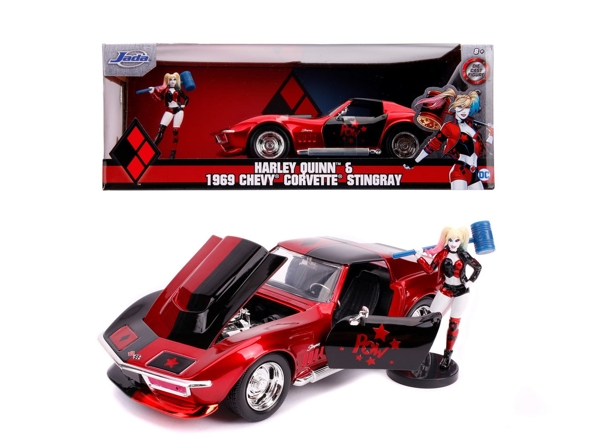 MASINUTA DIN METAL HARLEY QUINN 1969 CHEVY CORVETTE SCARA 1:24
