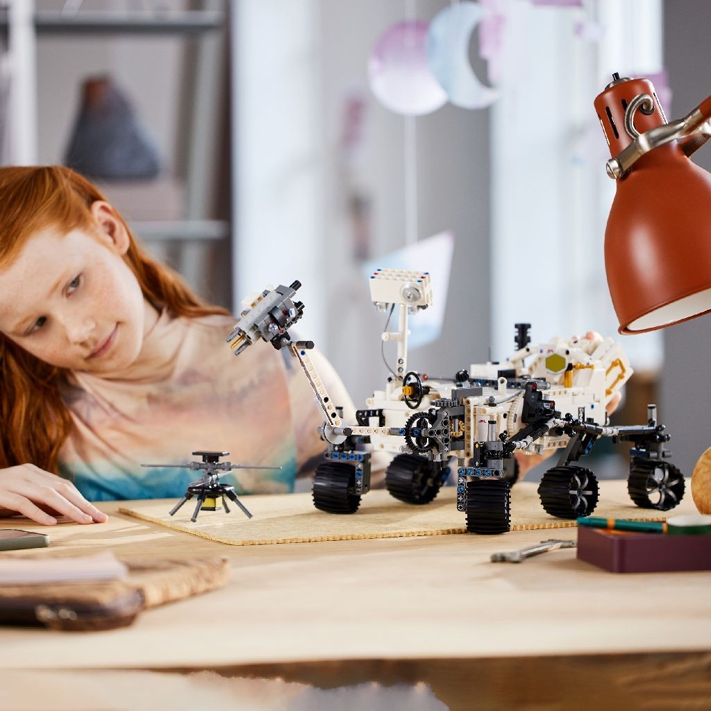 LEGO TECHNIC NASA MARS ROVER PERSEVERANCE 42158
