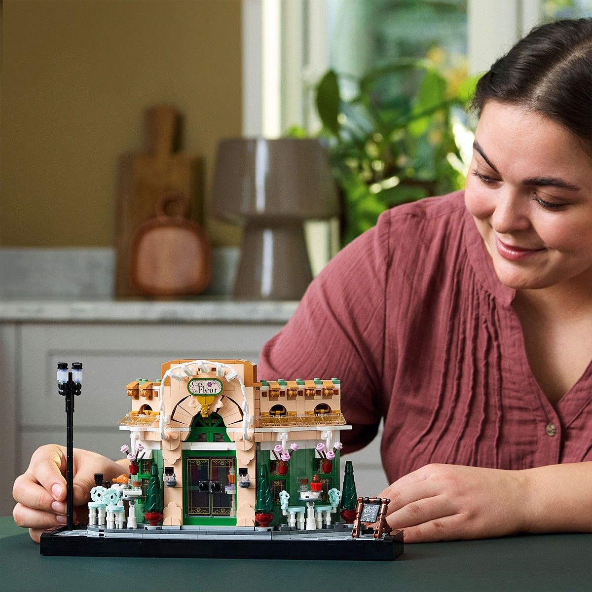 LEGO ICONS CAFENEA FRANTUZEASCA 10362