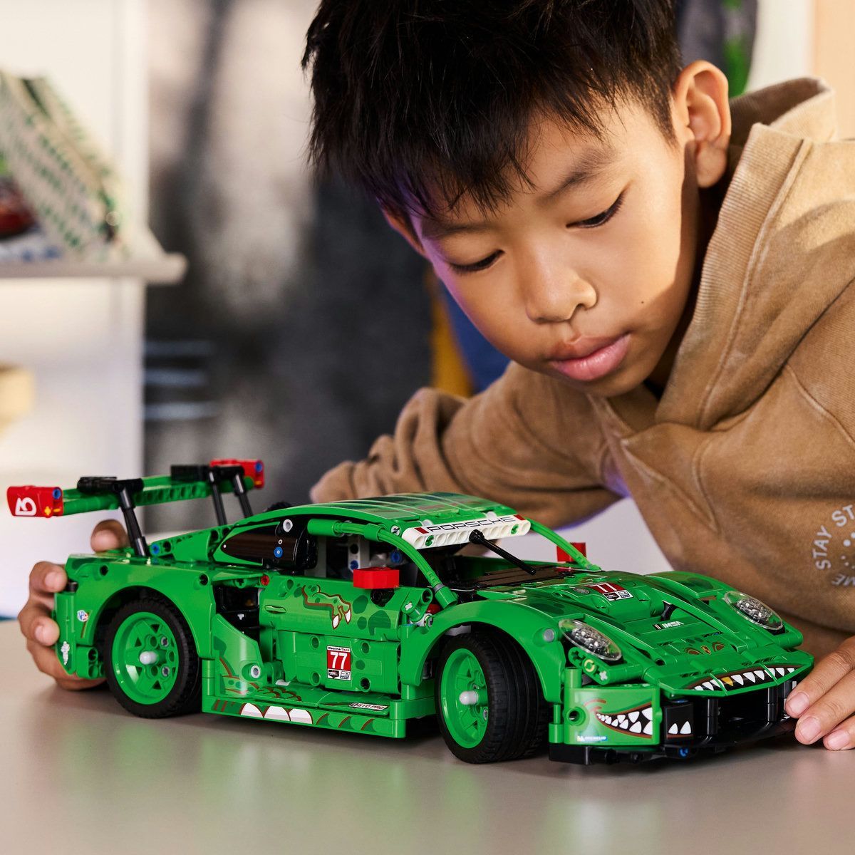 LEGO TECHNIC MASINA PORSCHE 911 GT3 R REXY AO RACING 42224
