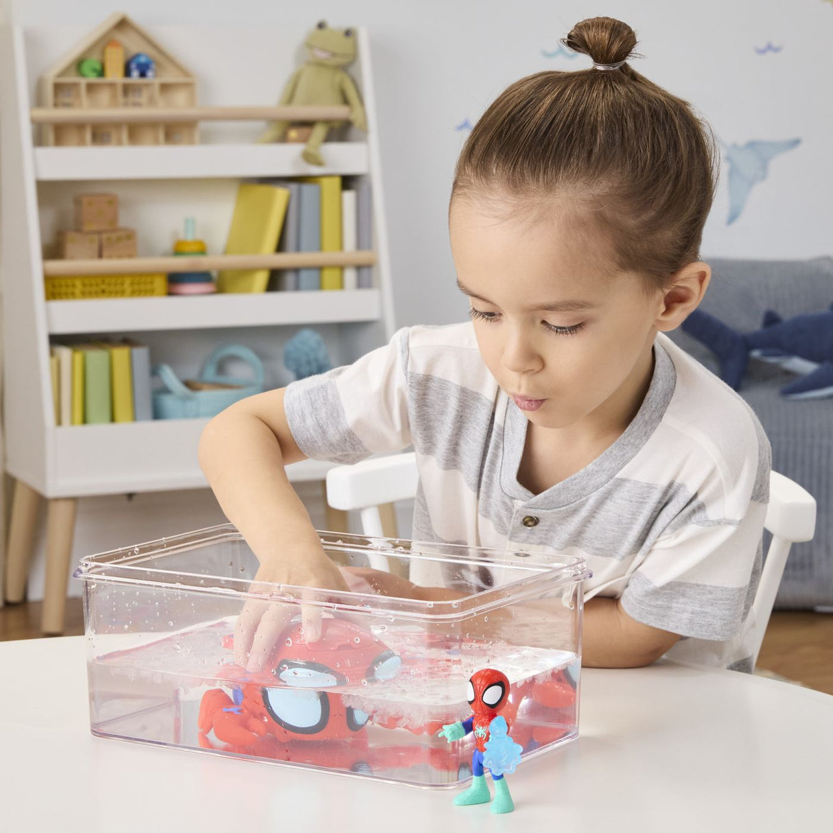 SPIDEY SI PRIETENII LUI UIMITORI MARVEL SET FIGURINA 7.6CM SI SUBMARINUL CRAB PAIANJEN