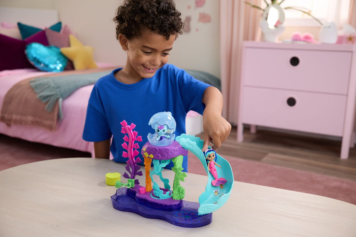 GABBYS DOLLHOUSE FILMUL SET ACVARIUL COLORAT CU FIGURINA SI ACCESORII