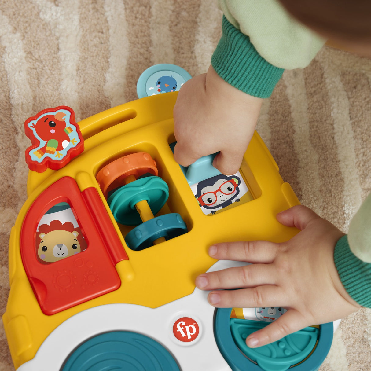FISHER PRICE ANIMAL FRIENDS CENTRU DE ACTIVITATI MASINUTA