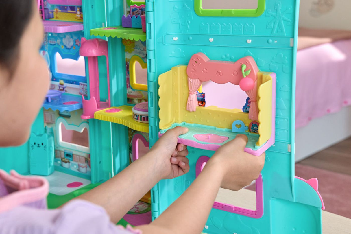 GABBYS DOLLHOUSE FILMUL CAMERE PENTRU CASA DE PAPUSI A LUI GABBY BAIE CU FIGURINE SI ACCESORII