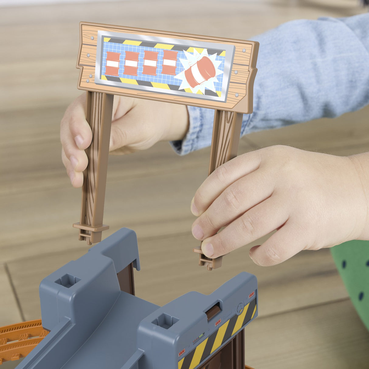 THOMAS SET DE CONSTRUCTIE RIDICA SI INCARCA MARFA CU DIESEL