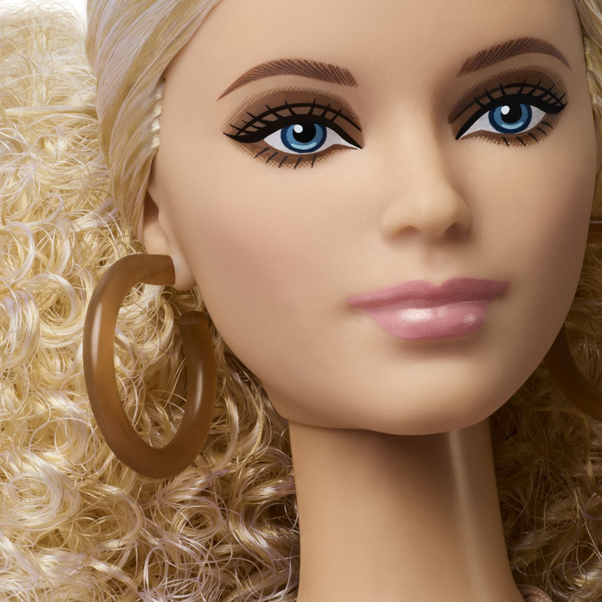 BARBIE SIGNATURE PAPUSA BARBIE BASIC MODEL 07 BLONDA