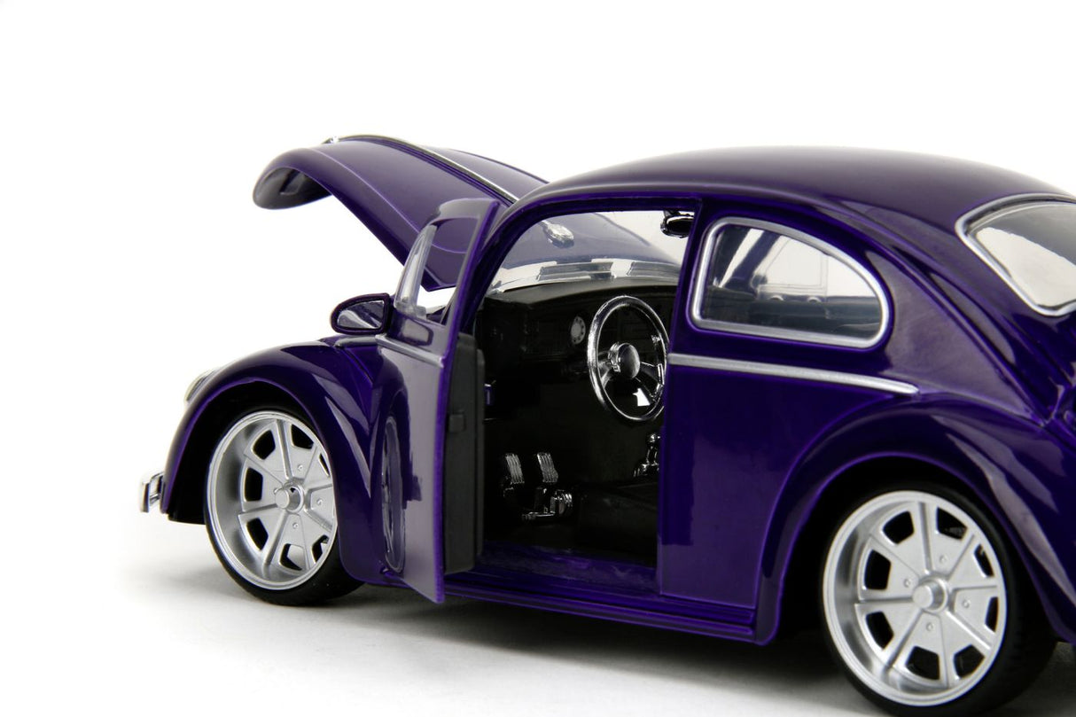JADA WEDNESDAY SET MASINUTA METALICA VOLKSWAGEN BEETLE 1:24 SI FIGURINA METALICA WEDNESDAY 7CM