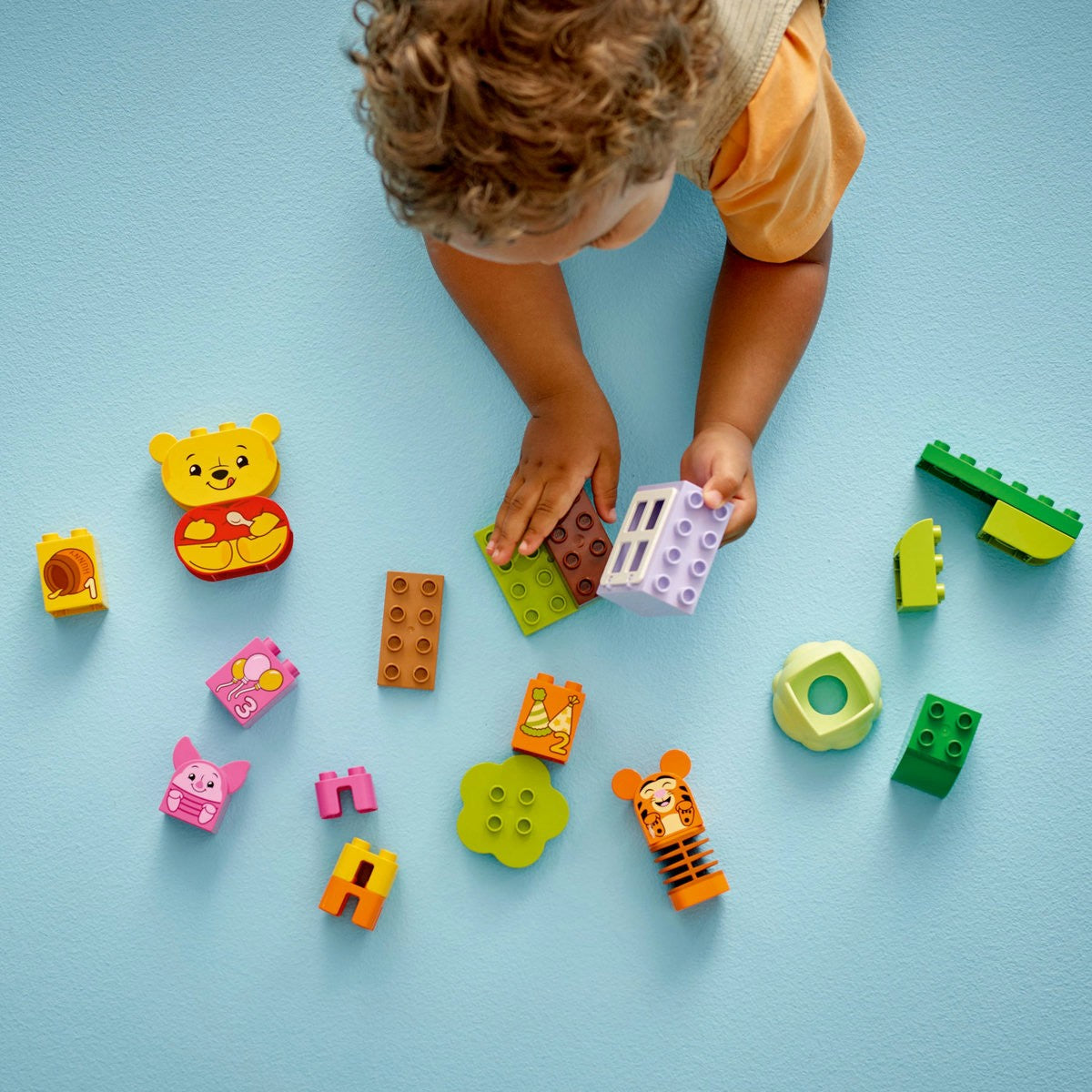 LEGO DUPLO PETRECEREA DE ZIUA DE NASTERE A LUI WINNIE DE PLUS 10457