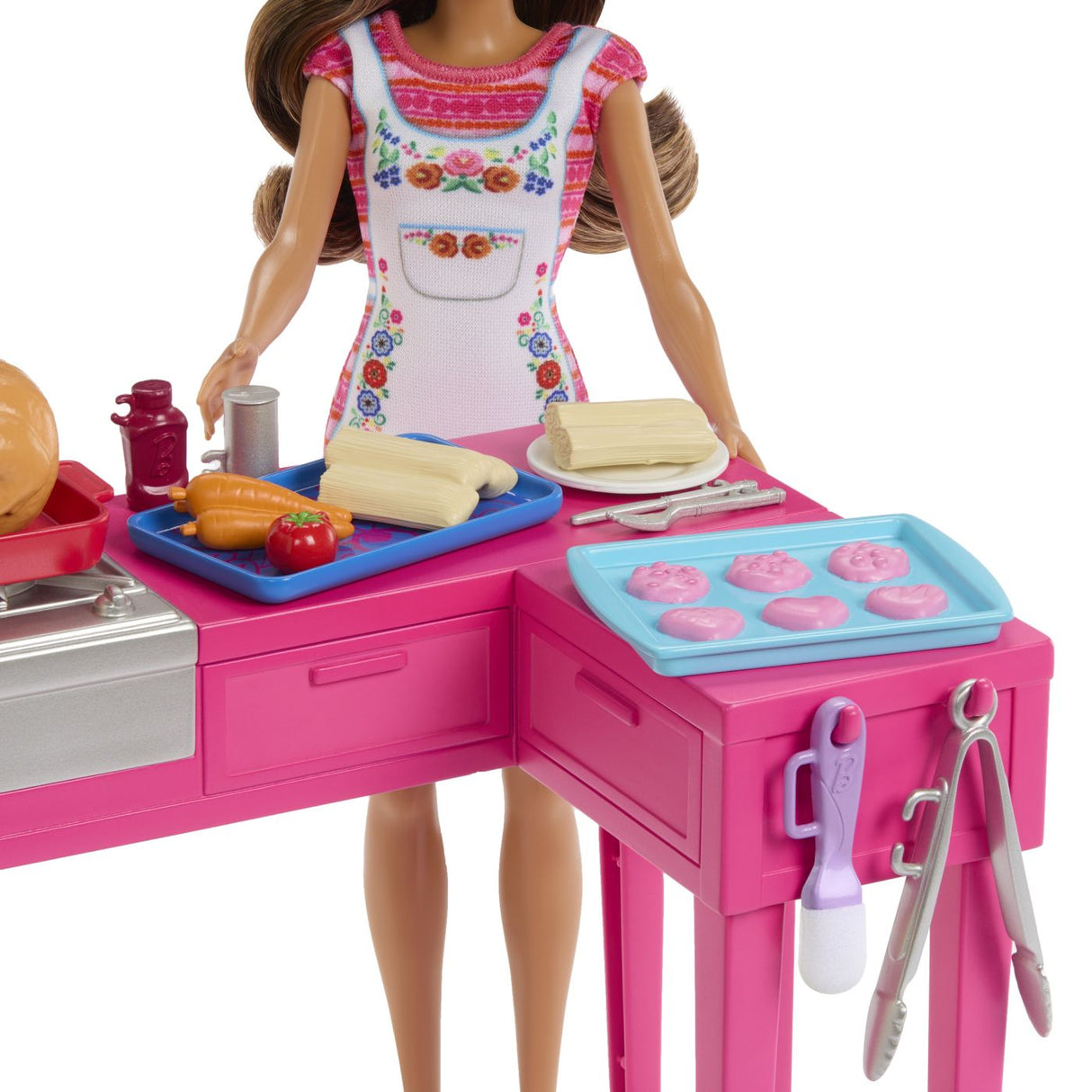 BARBIE SI TERESA RETETA PENTRU PRIETENIE SET PAPUSA TERESA SI BUCATARIE CU ACCESORII