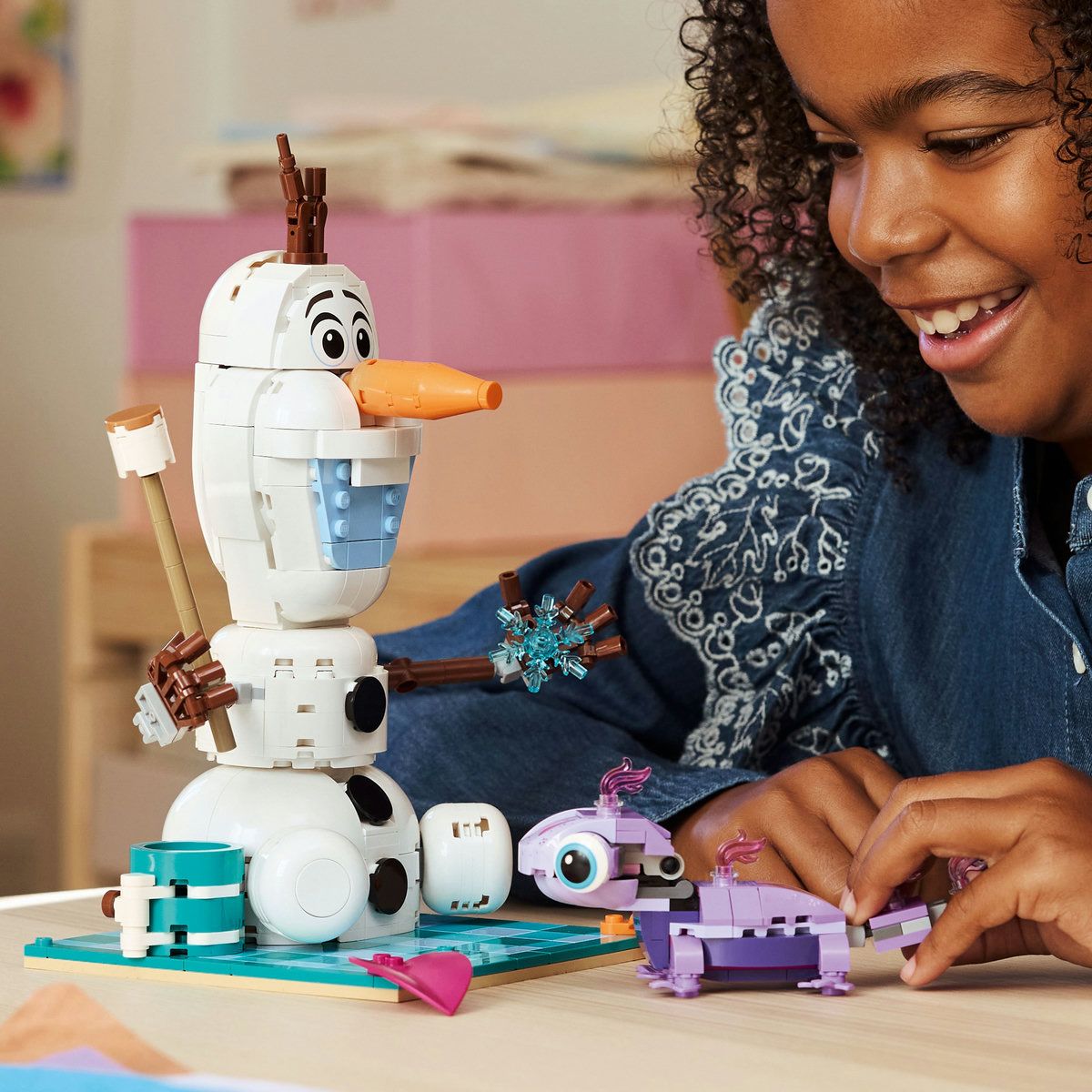 LEGO DISNEY FROZEN DISTRACTIE LA PICNIC CU OLAF SI BRUNI 43287