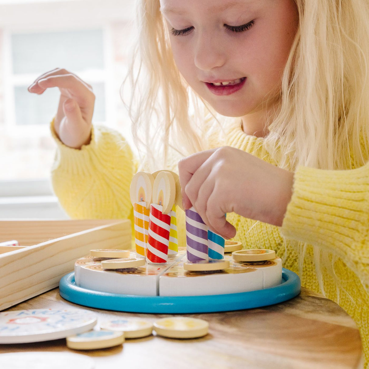 MELISSA AND DOUG SET DE JOACA DIN LEMN TORT ANIVERSAR