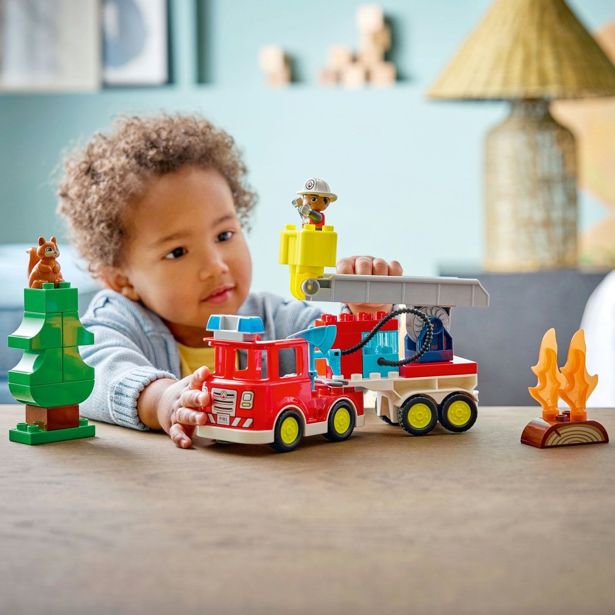 LEGO DUPLO CAMION DE POMPIERI CU FURTUN SI POMPIER 10473
