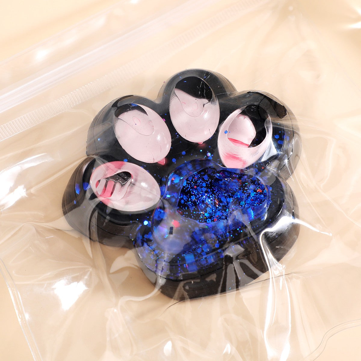 Jucarie Antistres Squishy, Vivimall, cu Revenire Lenta, Squeeze Pinch Family, Model Cat Paw, 6.5 x 6 cm, din Tpr, 4-6 Ani, Model 1 Pestisori, Negru cu Insertii - vivimall.ro