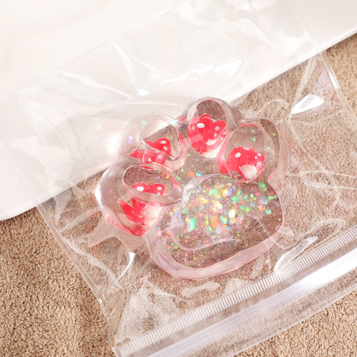 Jucarie Antistres Squishy, Vivimall, cu Revenire Lenta, Model Cat Paw, Squeeze Pinch Family, 6.5 x 7 cm, din Tpr, 4-6 Ani, Model 3 Legume, Transparent - vivimall.ro