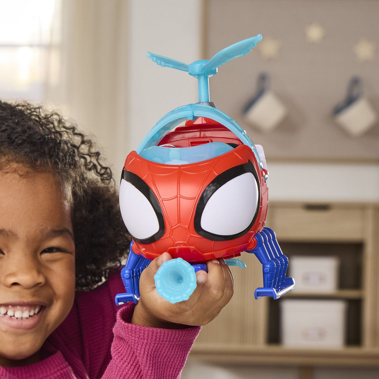 SPIDEY SI PRIETENII LUI UIMITORI MARVEL SET ECHIPA SPIDEY CU ELICOPTER SI ACCESORII 7.6CM
