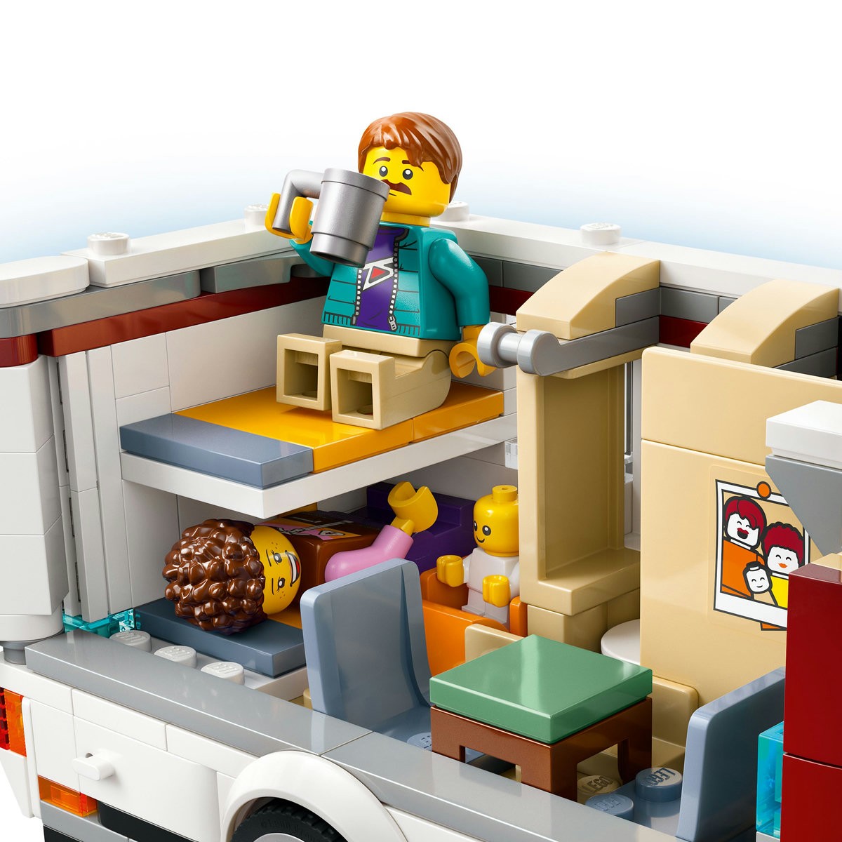 LEGO CITY RULOTA PENTRU AVENTURI DE VACANTA 60454