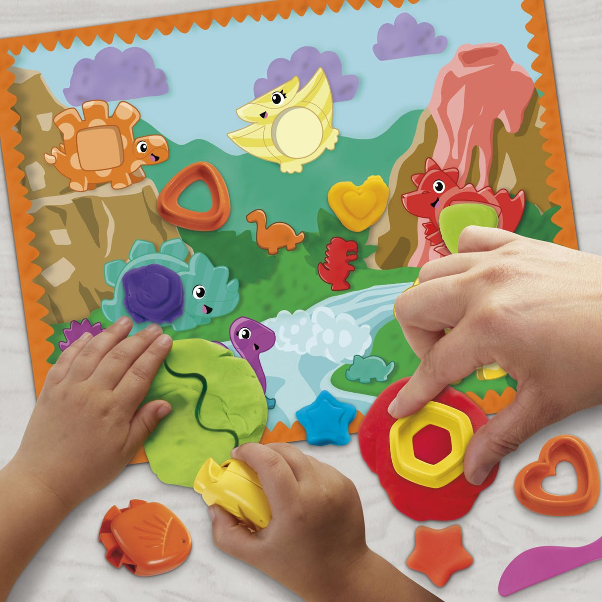 PLAY DOH JUCARIE CU ACTIVITATI DINOZAUR CU FORME SI CULORI