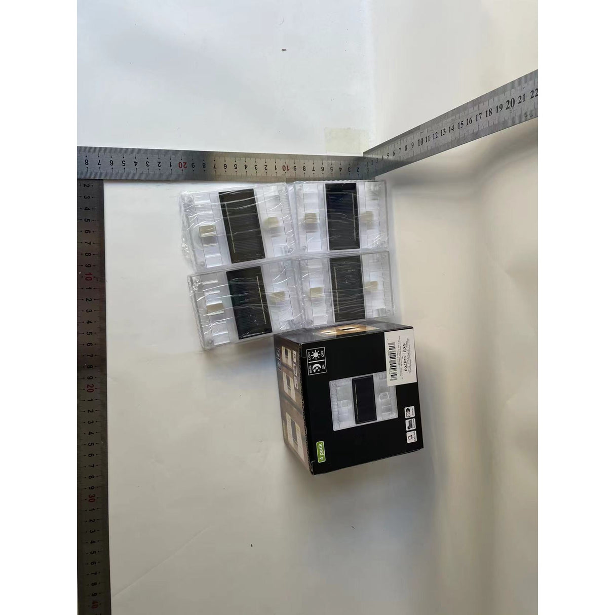 Aplica solara LED Vivimall, ABS/Policarbonat, rezistenta la apa IP65, pentru perete, 1.2V, 600mah, 10.5 x 2.5 x 7 cm, alb cald