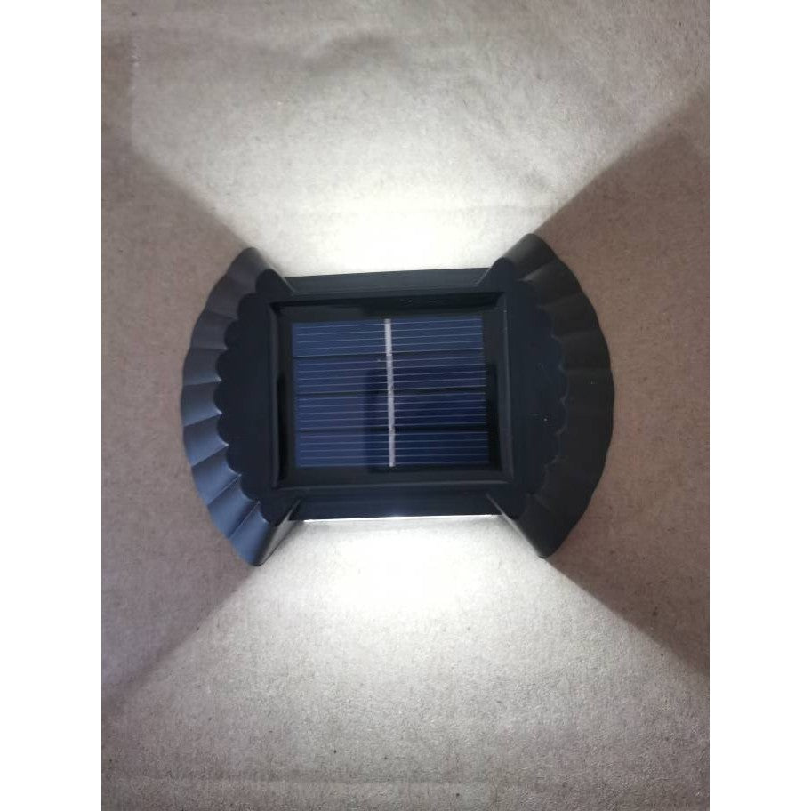 Set 4 Aplica solara LED bidirectionala pentru perete Flippy, in forma de funda, 8 LED-uri, material ABS si PC, lumina puternica, IP65, 10 x 7.5 cm, baterie 1.2 V, 300 mAh, autonomie 8-10 ore, alb rece