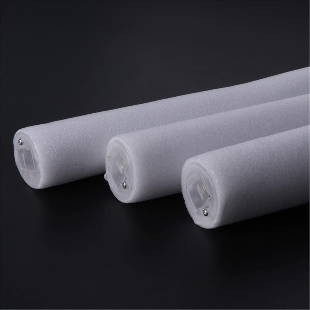 Bagheta cu Led, Flippy, din Burete, cu Baterii, Lumina Multicolora, 48 x 4 cm, Alb