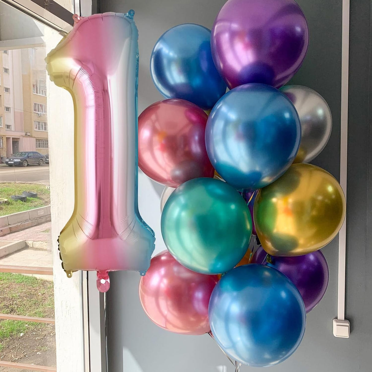 Balon din Folie Metalizata Vivimall, Figurina Cifra Gradient, Tema Aniversare 40 cm, Ambalaj Individual, Pai inclus, Umflare cu Aer sau Heliu, Multicolor, Cifra 1