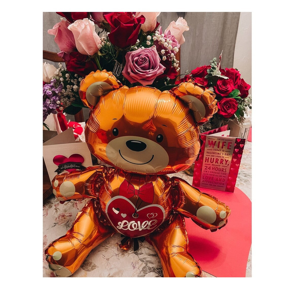 Balon din Folie Metalizata, Vivimall, Figurina Urs, Model Love, Tema Ziua Indragostitilor, 60x63cm, Ambalaj Individual, Pai Inclus, Umflare cu Aer sau Heliu, Maro