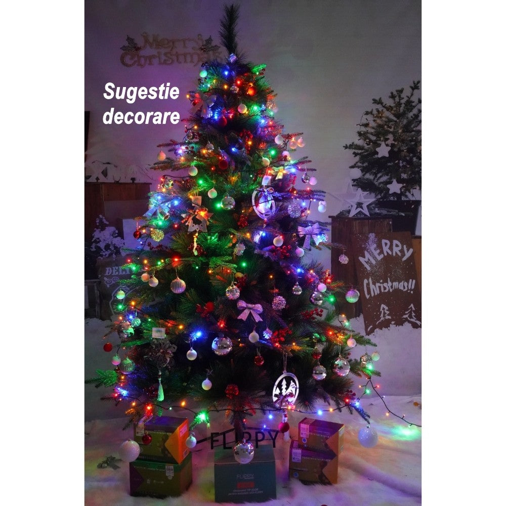 Brad artificial de Craciun, decorat cu conuri pin rosii, pentru interior/exterior, inaltime 150 cm, diametru 104 cm, 323 ramuri, Flippy, verde, suport metalic inclus - vivimall.ro