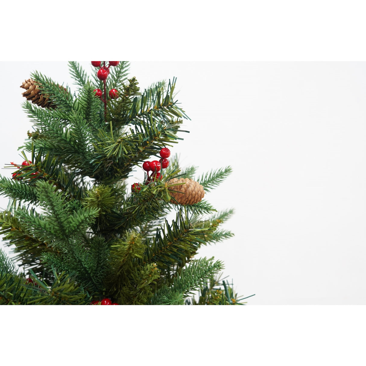 Brad Artificial de Craciun, Flippy, 1.5 m inaltime, Verde, Decorat conuri de pin si fructe rosii, Interior/ Exterior - vivimall.ro