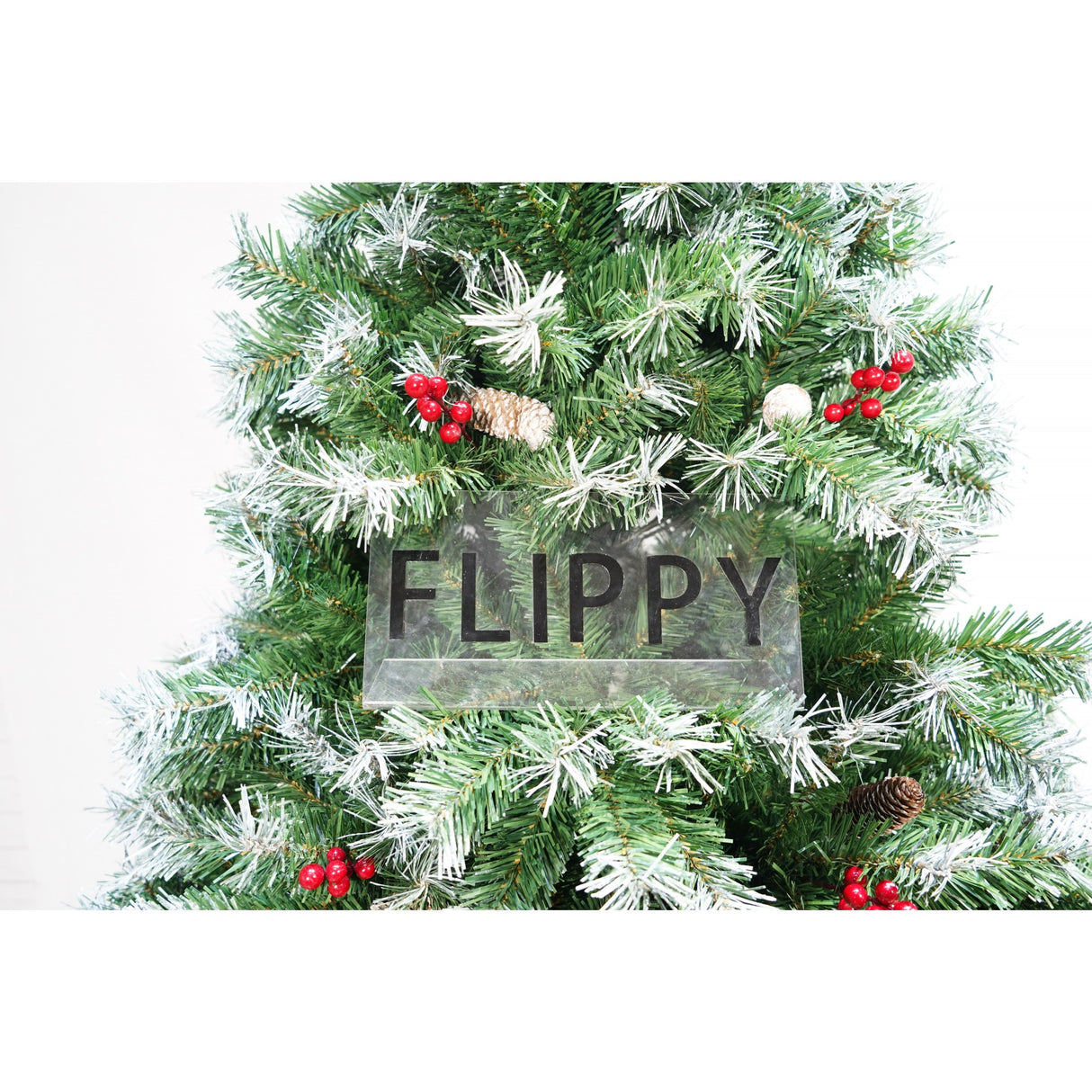 Brad artificial de Craciun nins, decorat cu conuri pin, pentru interior/exterior, inaltime 180 cm, 760 ramuri, Flippy, verde, suport metalic inclus - vivimall.ro