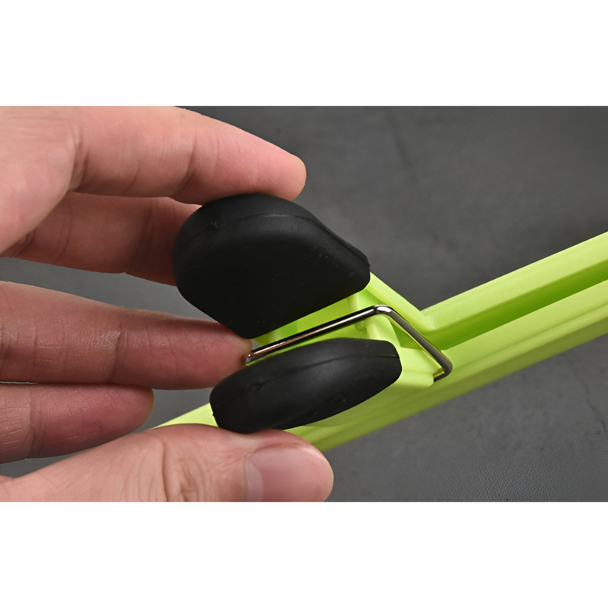 Cleste Multifunctional pentru Sigilarea Pungilor, Vivimall, din Plastic, Mentine Alimentele Proaspete, 15x7.5 cm, Verde - vivimall.ro