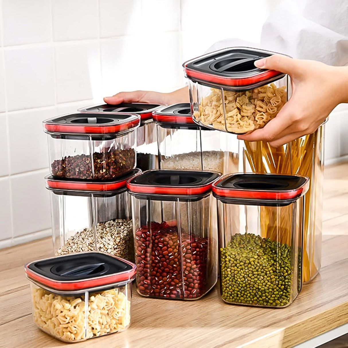 Cutii de Depozitare Alimente, Vivimall, Set din 5 Cuti de tip Container, Recipiente pentru Cereale in Bucatarie,- Transparente cu Capac Negru - vivimall.ro