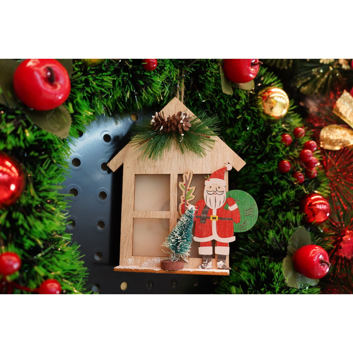 Decoratiune luminoasa, Flippy, Mos Craciun, maro, lungime: 13 cm, latime: 5 cm, inaltime: 17 cm, lemn, interior/exterior - vivimall.ro