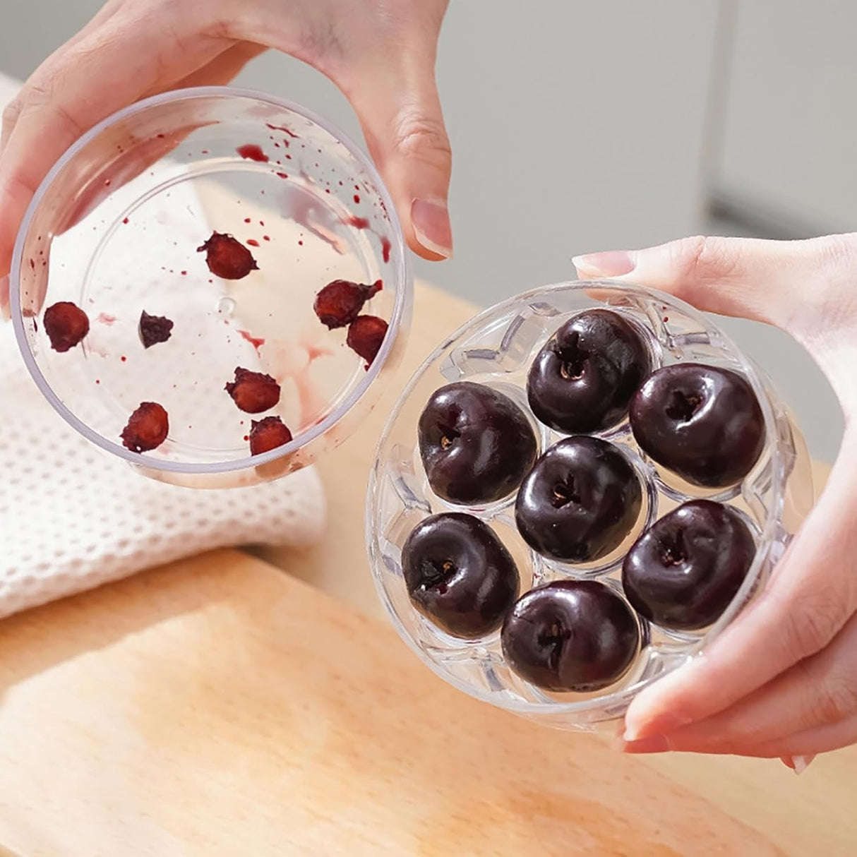 Dispozitiv de Scos Samburi, Vivimall, Manual, cu 7 Gauri, pentru Cirese, 13 x 9.2 cm, din ABS, Alb - vivimall.ro