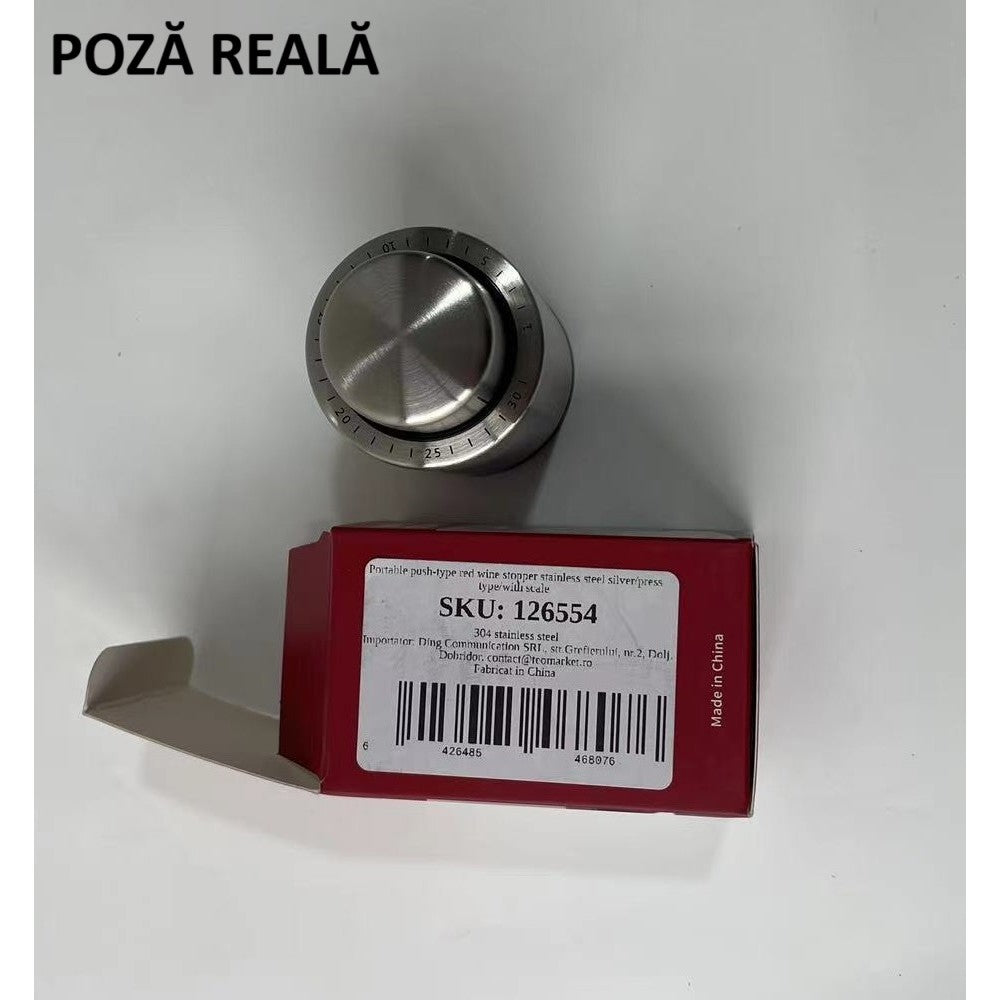 Dop vacuum șampanie gri în context de utilizare la masă, accesoriu pentru băuturi carbogazoase