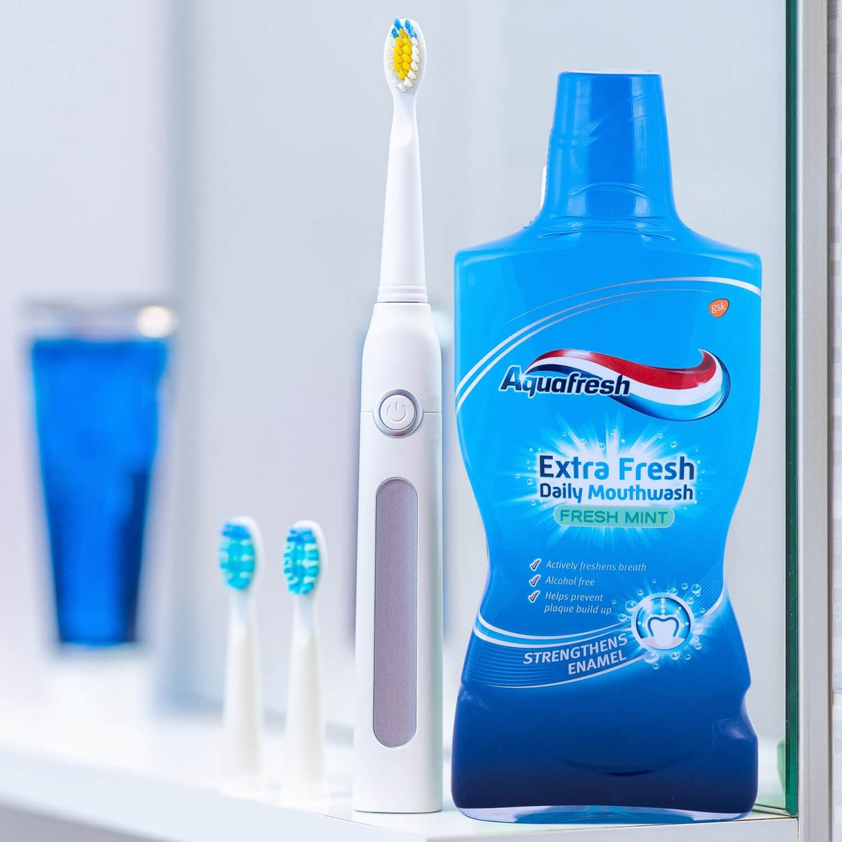 Apa de gura Aquafresh Extra Fresh Mint 500 ml - Respiratie proaspata mentolata