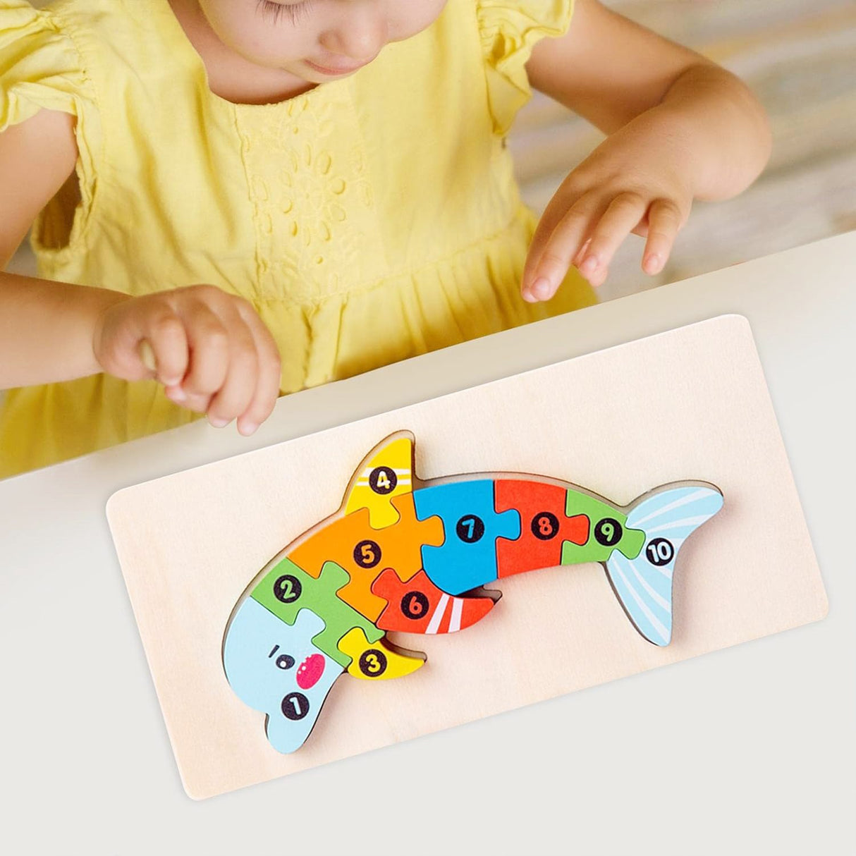 Detaliu carcasă puzzle 3D Flippy din lemn natural, finisaj neted și sigur pentru bebeluși