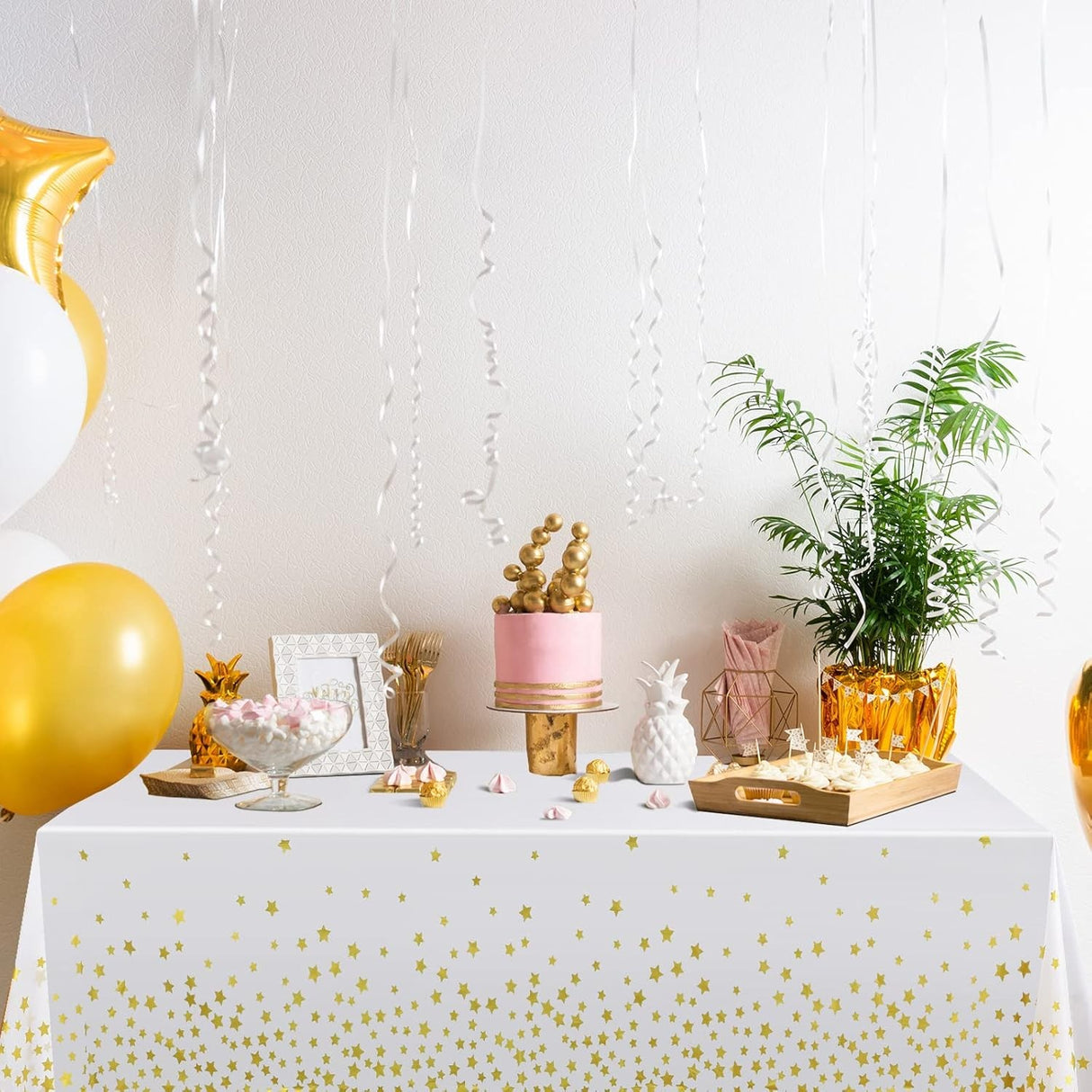 Fata de Masa, Vivimall, din Folie, Imprimeu Stele Aurii, Impermeabila, 137 x 183 cm, Alb