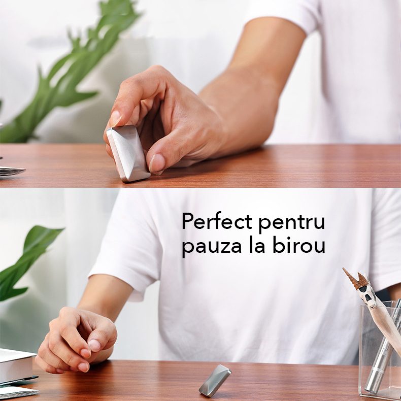 Comparație dimensiuni Fidget Spinner Flipo Flip Patrulater Silver față de palmă adult, vedere frontală