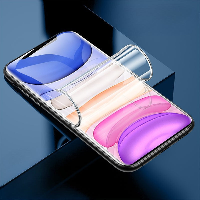 Detaliu folie hidrogel Ultra HD iPhone 15 Pro – grosime 0,1 mm și tratament anti-amprentă