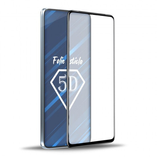Folie Tempered Glass 5D aplicată pe iPhone 15 Pro, acoperire completă ecran, detaliu margini negre