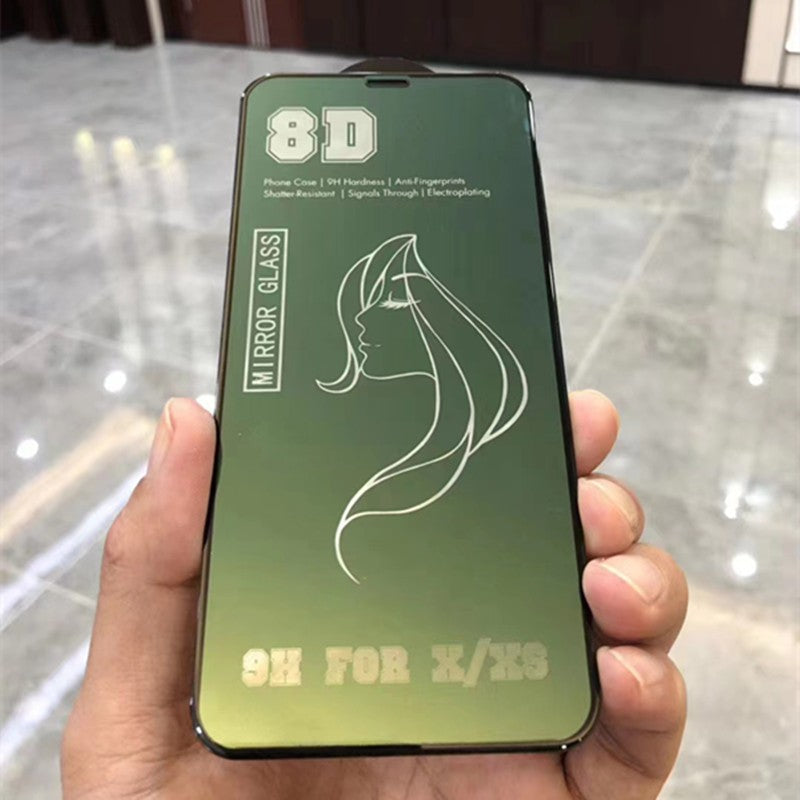 Folie Vivimall Mirror 8D montată pe iPhone 15 Pro, vedere din față în lumină naturală