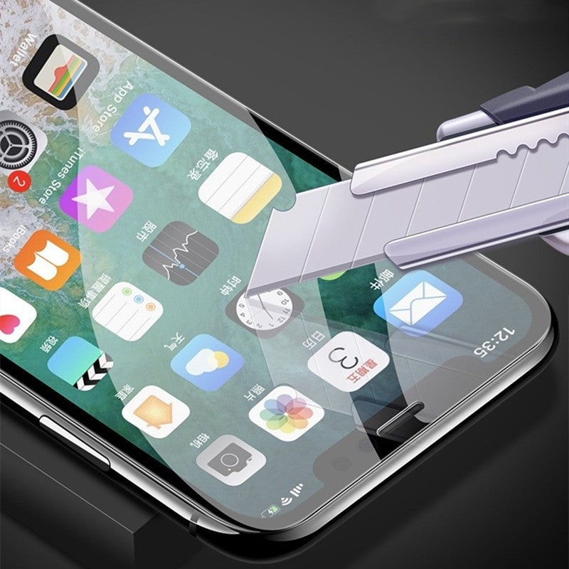 Aplicare folie iPhone 15 fără bule, adeziv uniform, compatibilitate recunoaștere facială păstrată